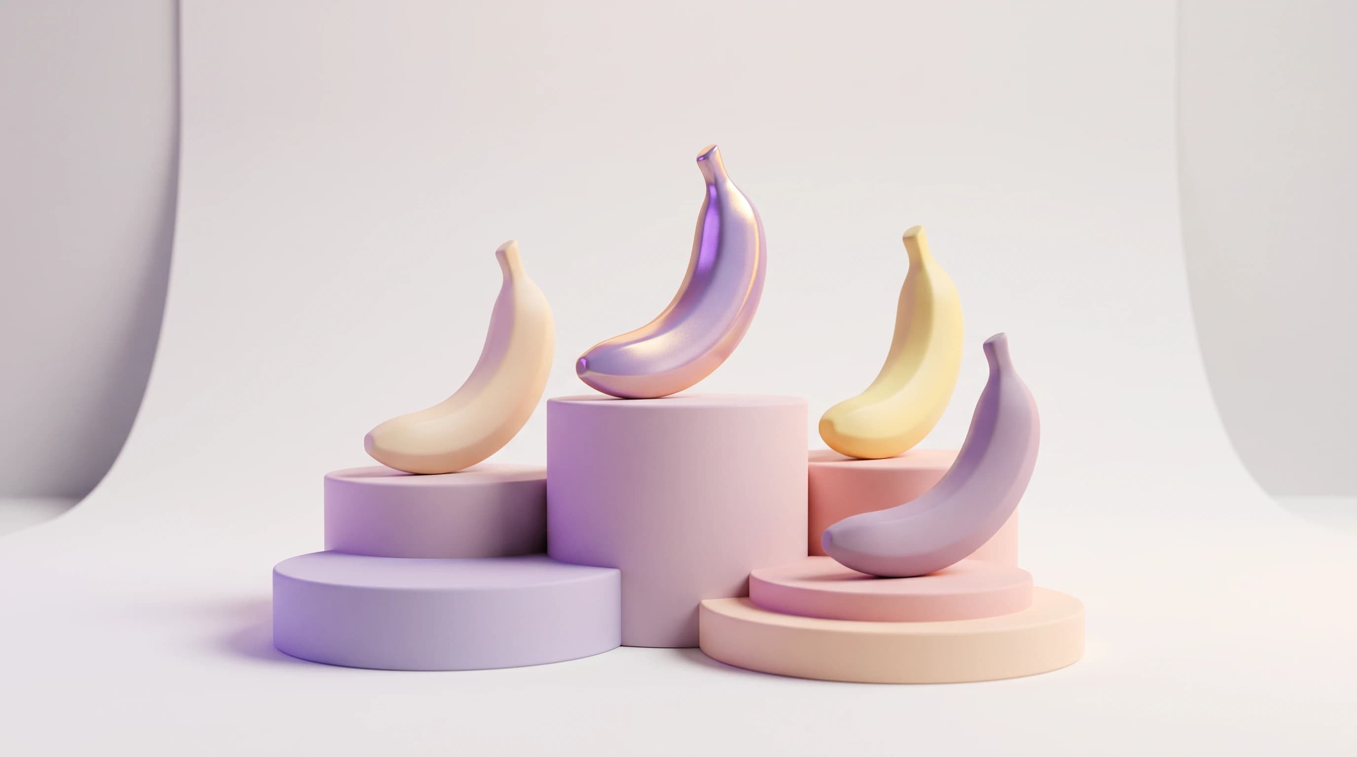Quattro statuine a forma di banana su podi pastello a gradini, con il podio centrale ora occupato da una figura nuova e lucida, a rappresentare Nano Banana 2.1 che entra nella famiglia di modelli di immagini Nano Banana di Google